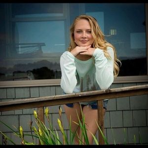 Victoria’s Secret PINK light weight sweater